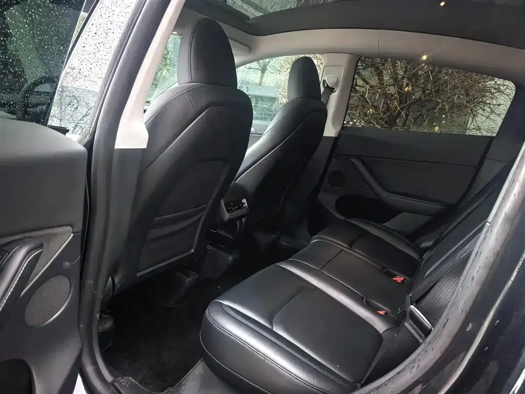 Tesla Model Y 2024 из CN, фото 3
