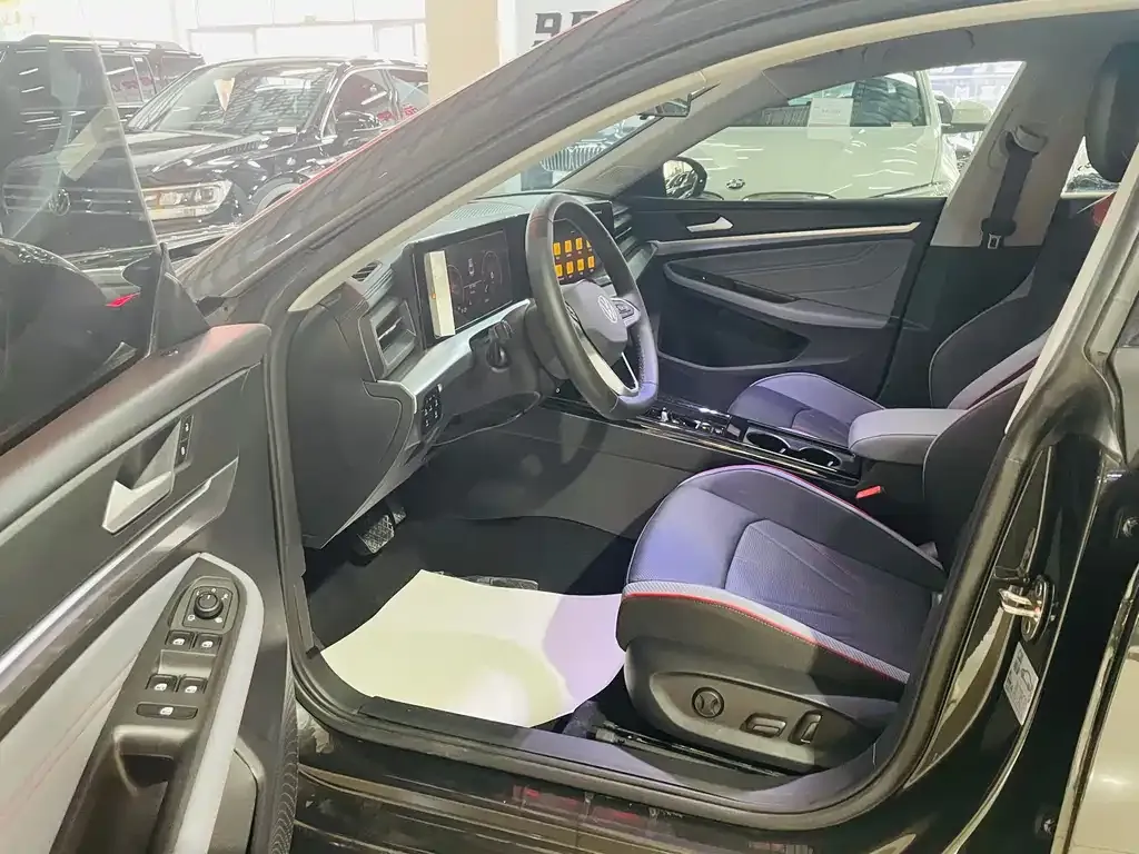Volkswagen Lamando 2023 из CN, фото 2
