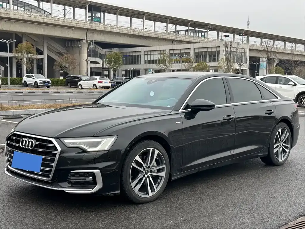 Audi A6L 2023 из CN, фото 1