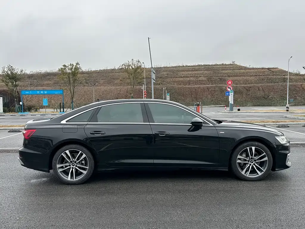 Audi A6L 2023 из CN, фото 4