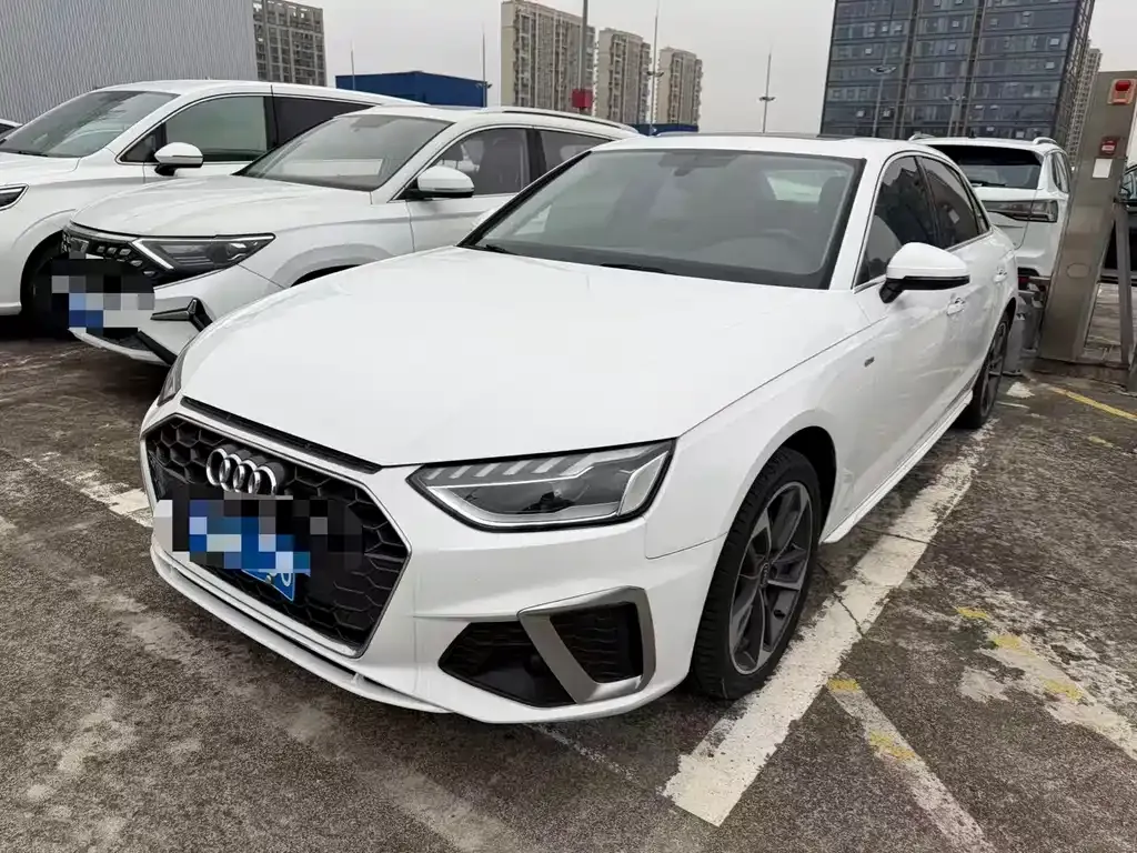 Audi A4L 2023 из CN, фото 1
