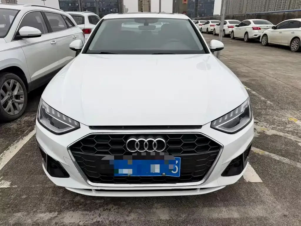 Audi A4L 2023 из CN, фото 7