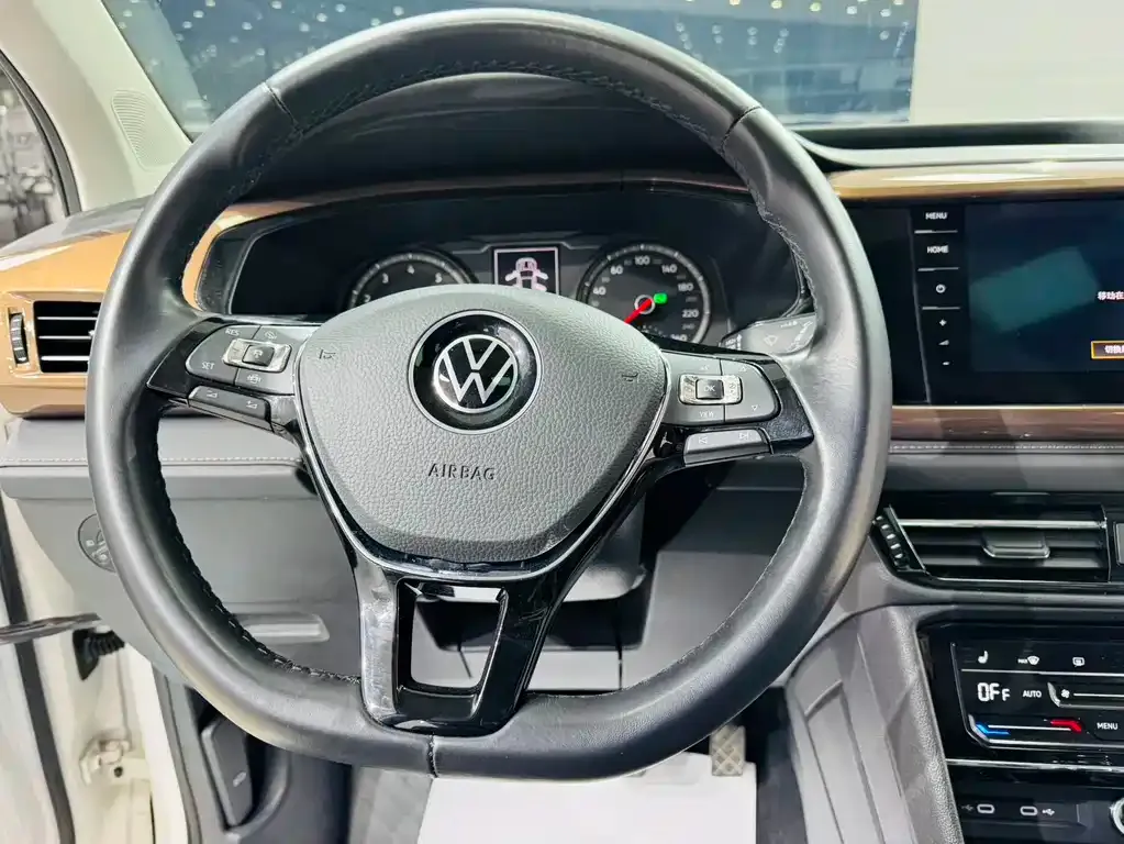 Volkswagen Tharu 2021 из CN, фото 8
