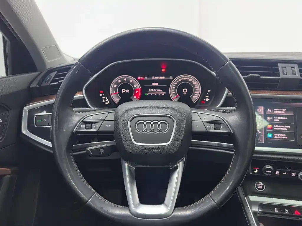 Audi Q3 — фото 5