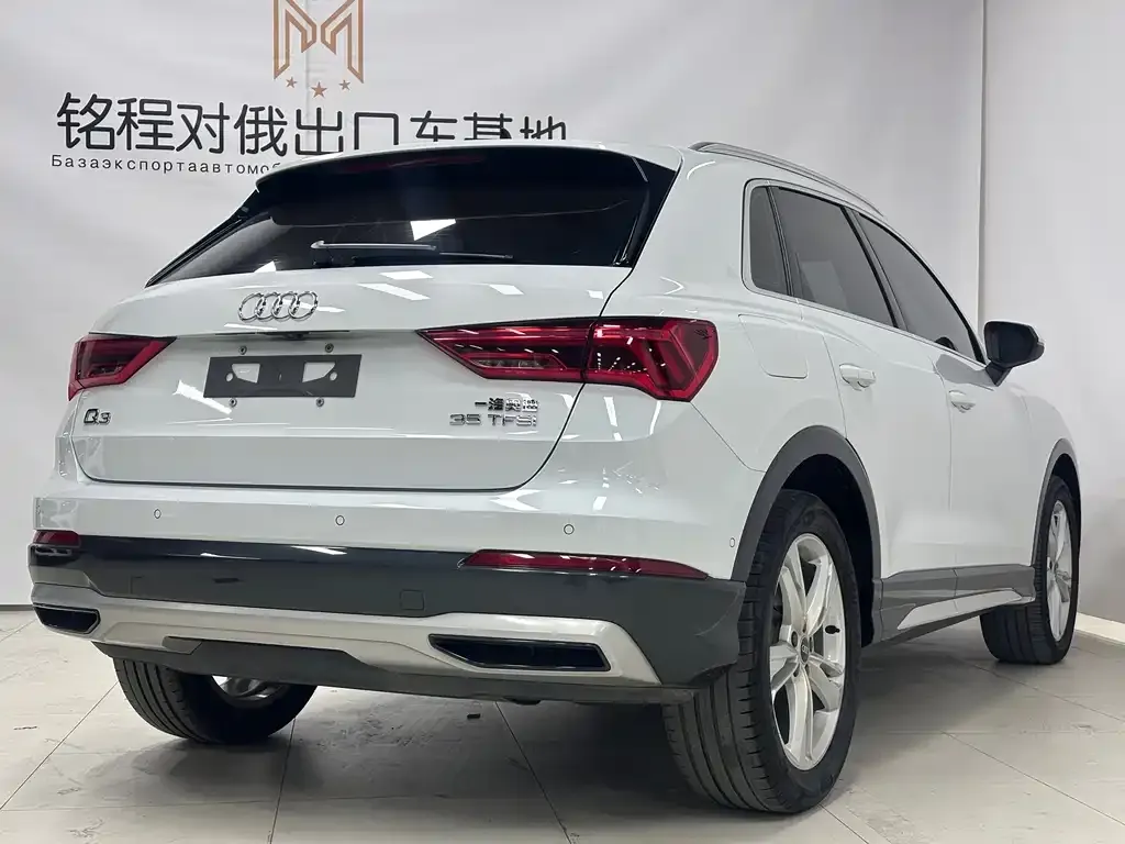 Audi Q3 — фото 10