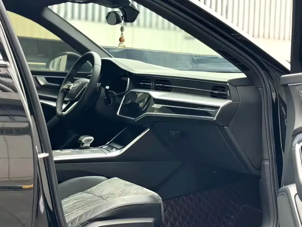 Audi A6L 2021 из CN, фото 2