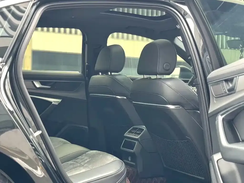 Audi A6L 2021 из CN, фото 7