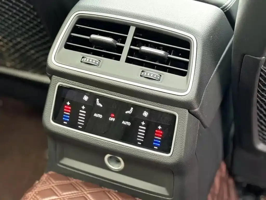 Audi A6L 2021 из CN, фото 9