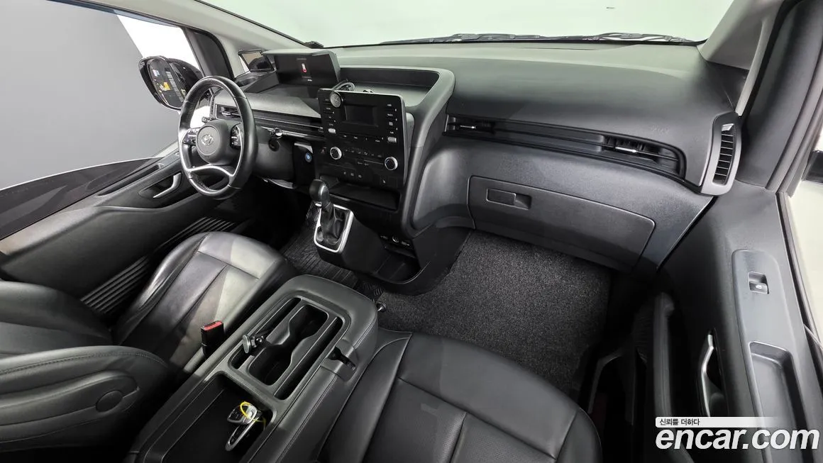 Hyundai Staria 2023 из KR, фото 2