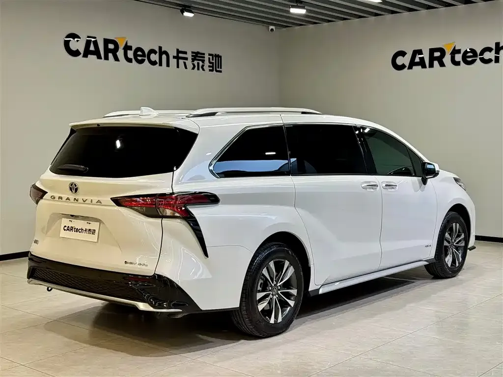 Toyota Granvia 2025 из CN, фото 9