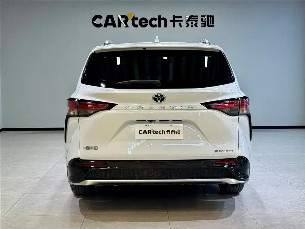 Toyota Granvia 2025 из CN, фото 3