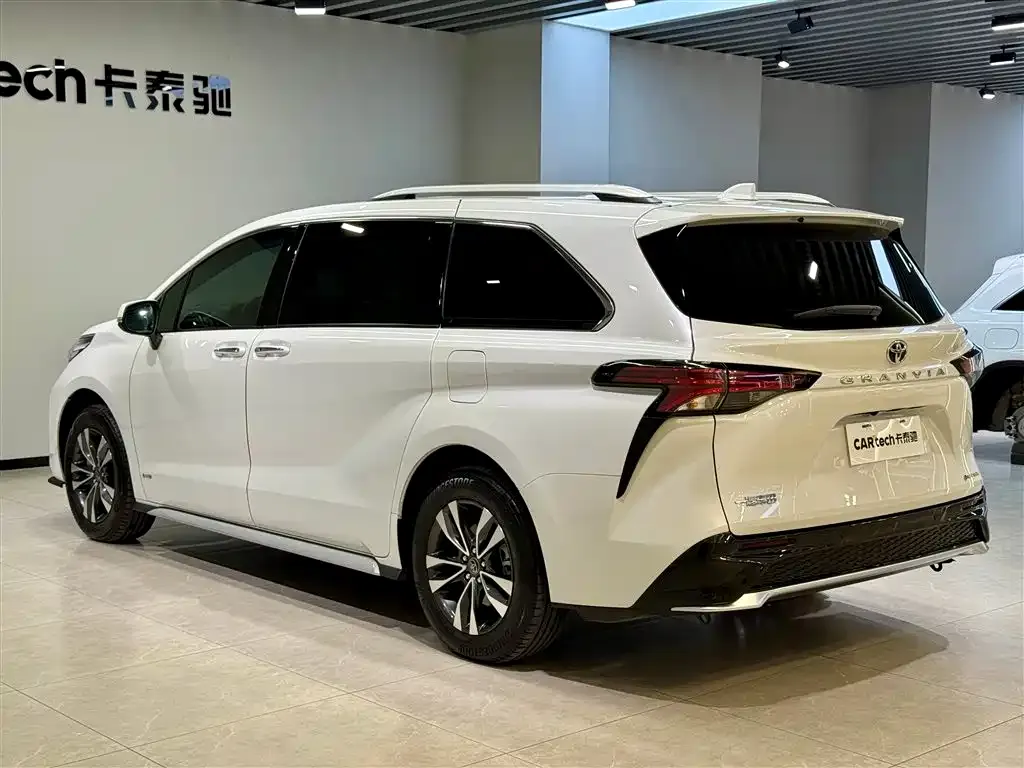 Toyota Granvia 2025 из CN, фото 10
