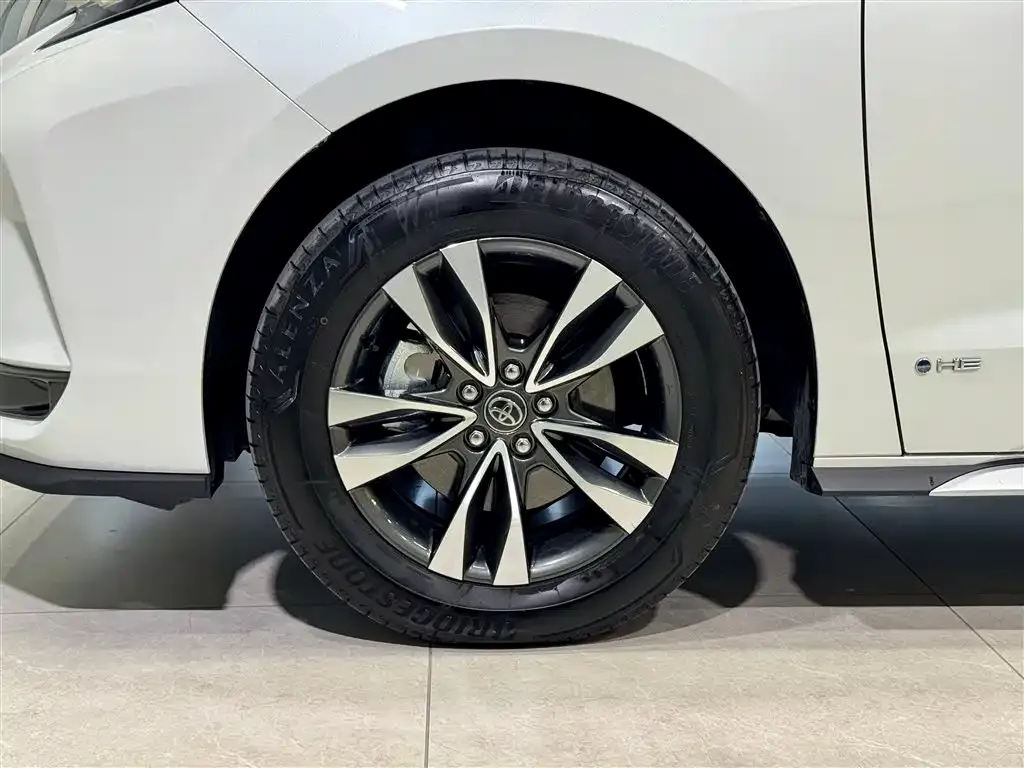 Toyota Granvia 2025 из CN, фото 4