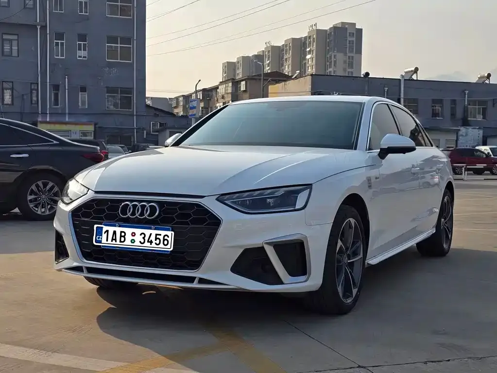 Audi A4L 2021 из CN, фото 1