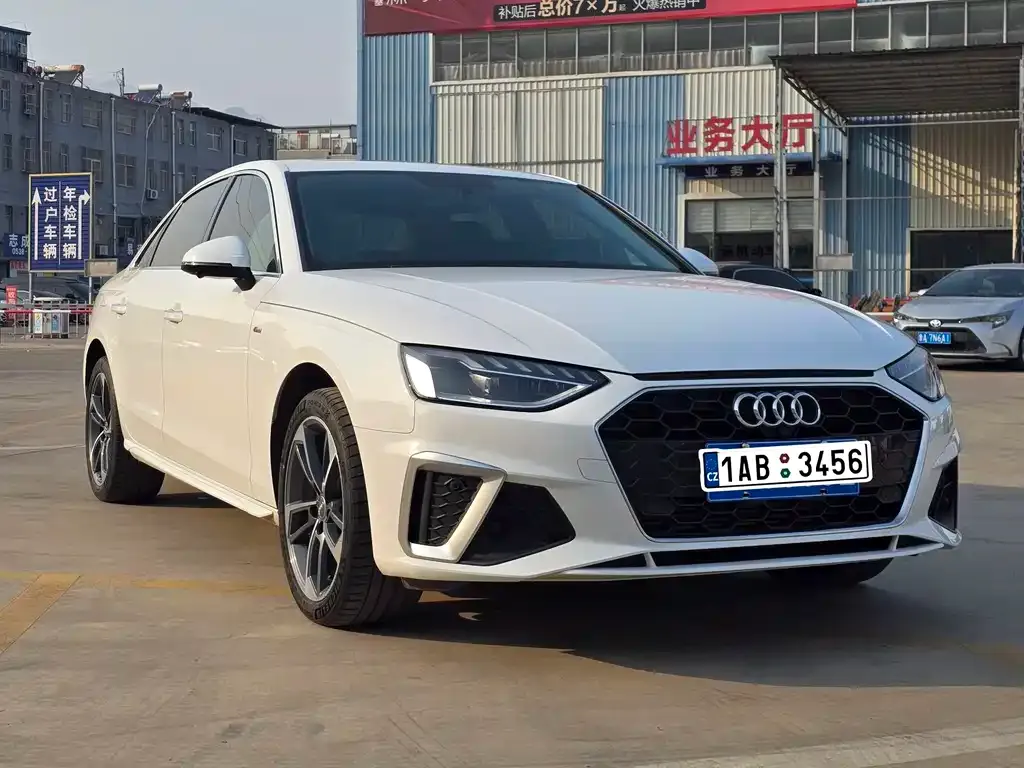 Audi A4L 2021 из CN, фото 3