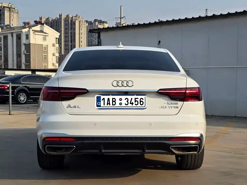 Audi A4L 2021 из CN, фото 7