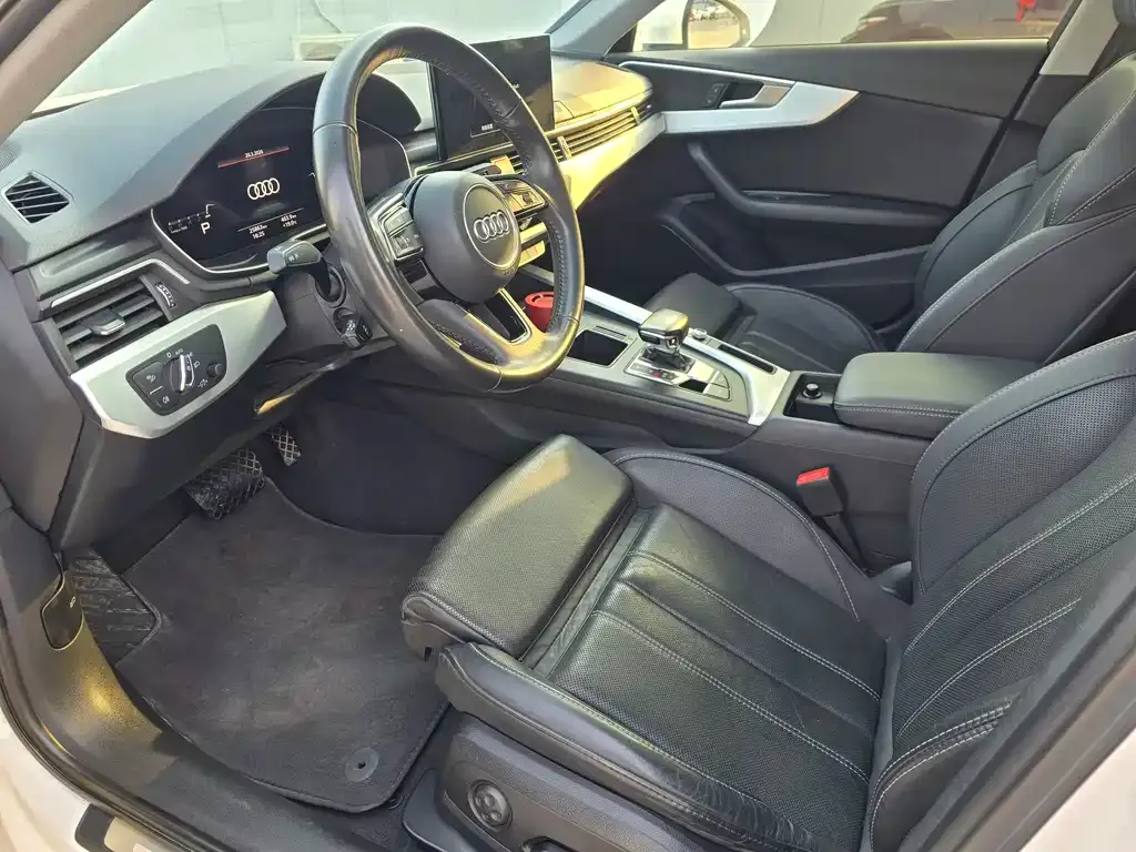 Audi A4L 2021 из CN, фото 9