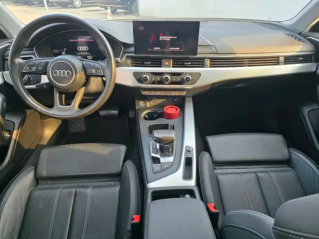 Audi A4L 2021 из CN, фото 8