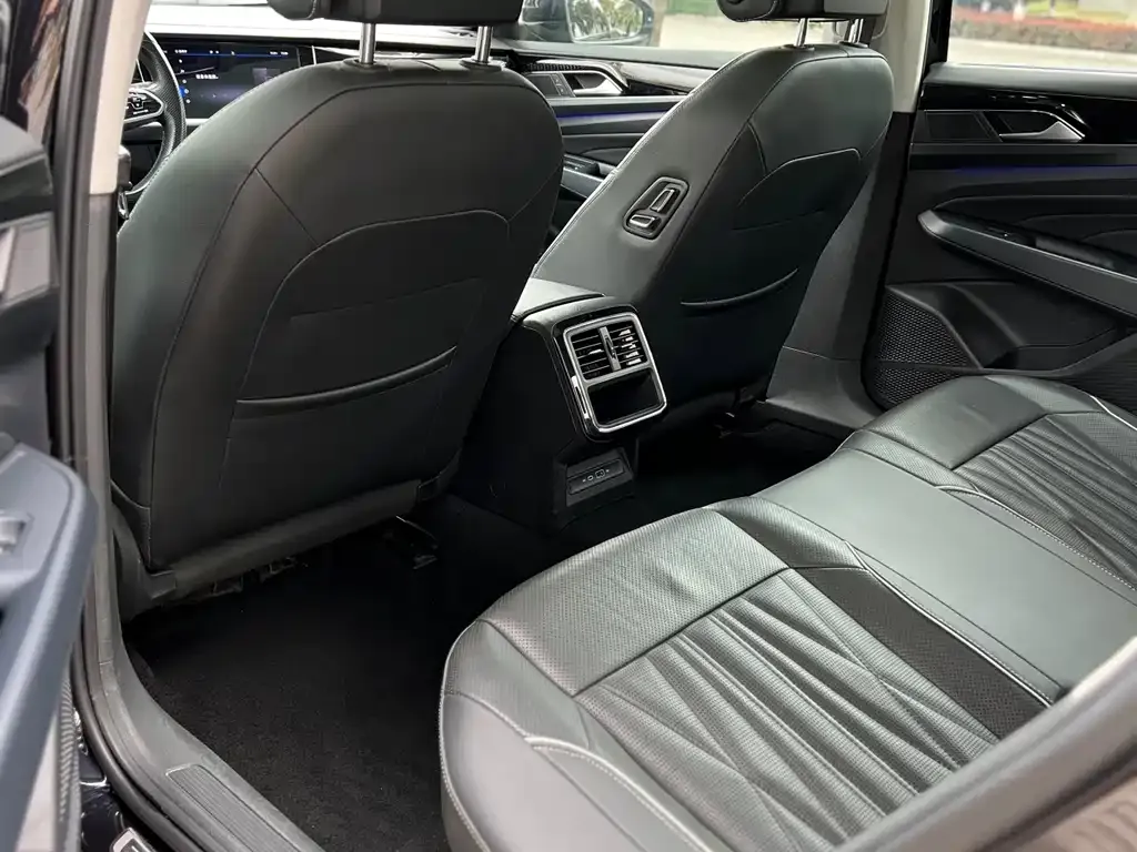 Volkswagen Passat — фото 5
