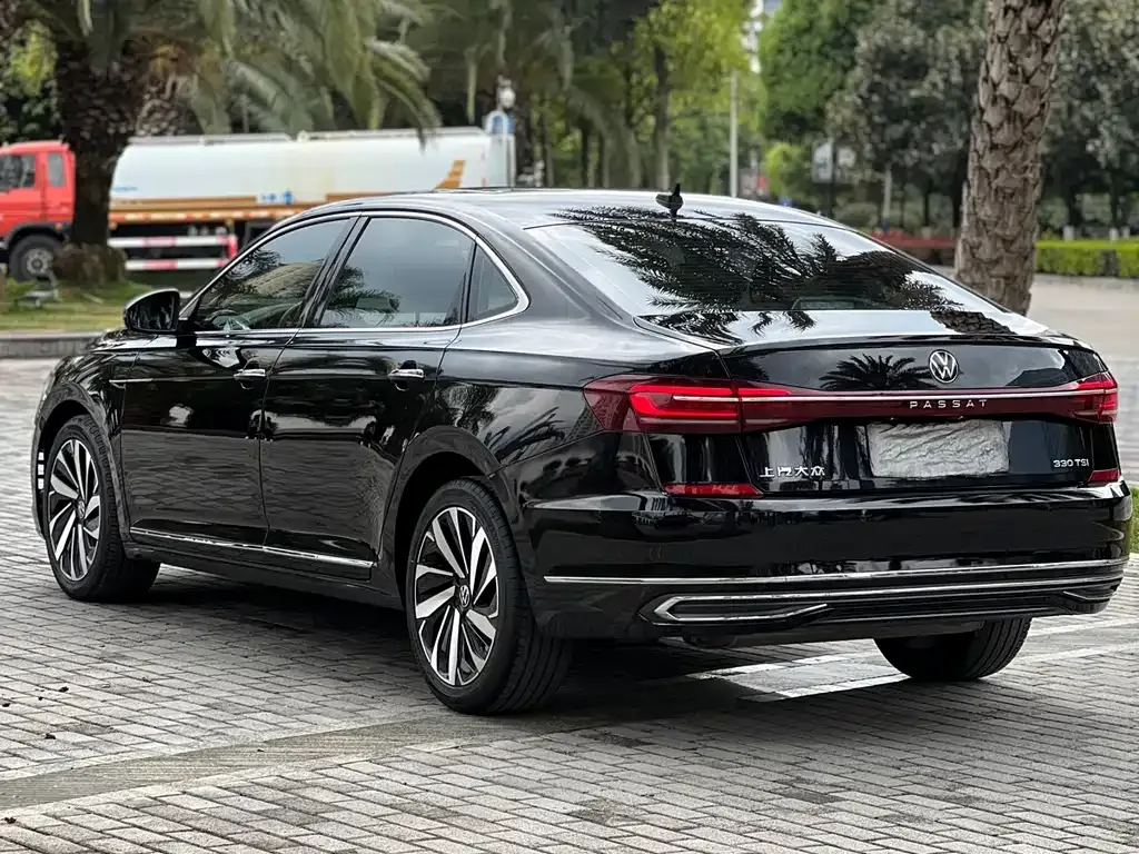 Volkswagen Passat — фото 9