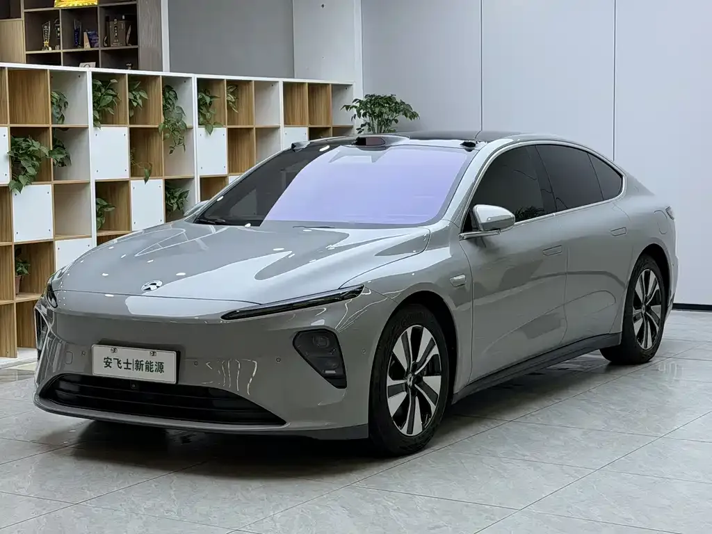NIO ET7