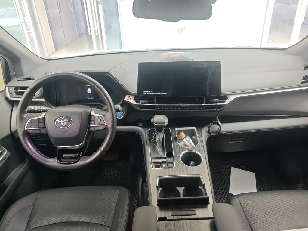 Toyota Sienna 2022 из CN, фото 3