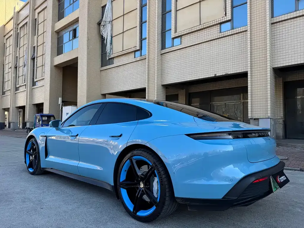 Porsche Taycan — фото 10