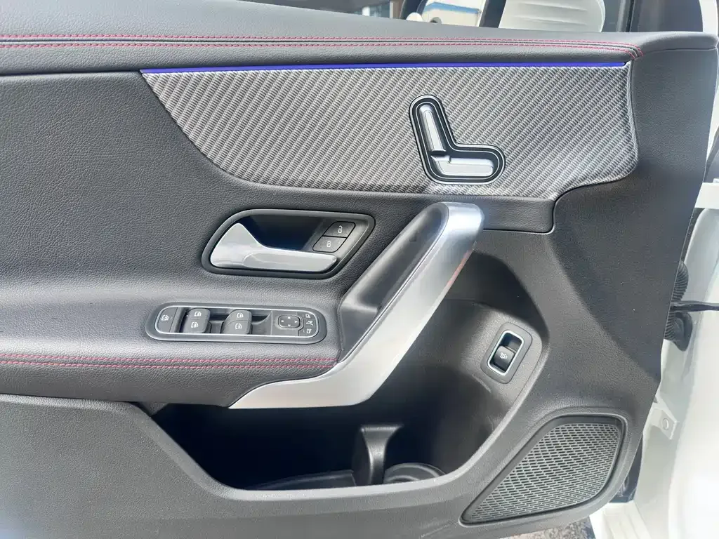 Mercedes-Benz A-Class 2023 из CN, фото 4