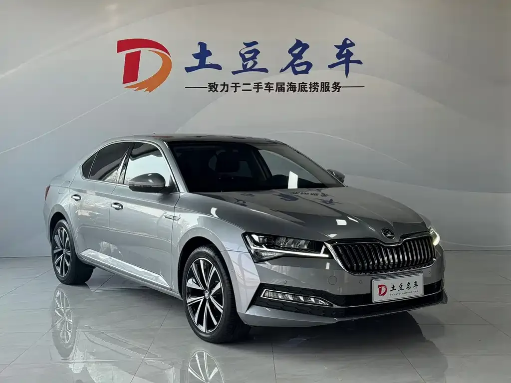 Skoda Superb — фото 7