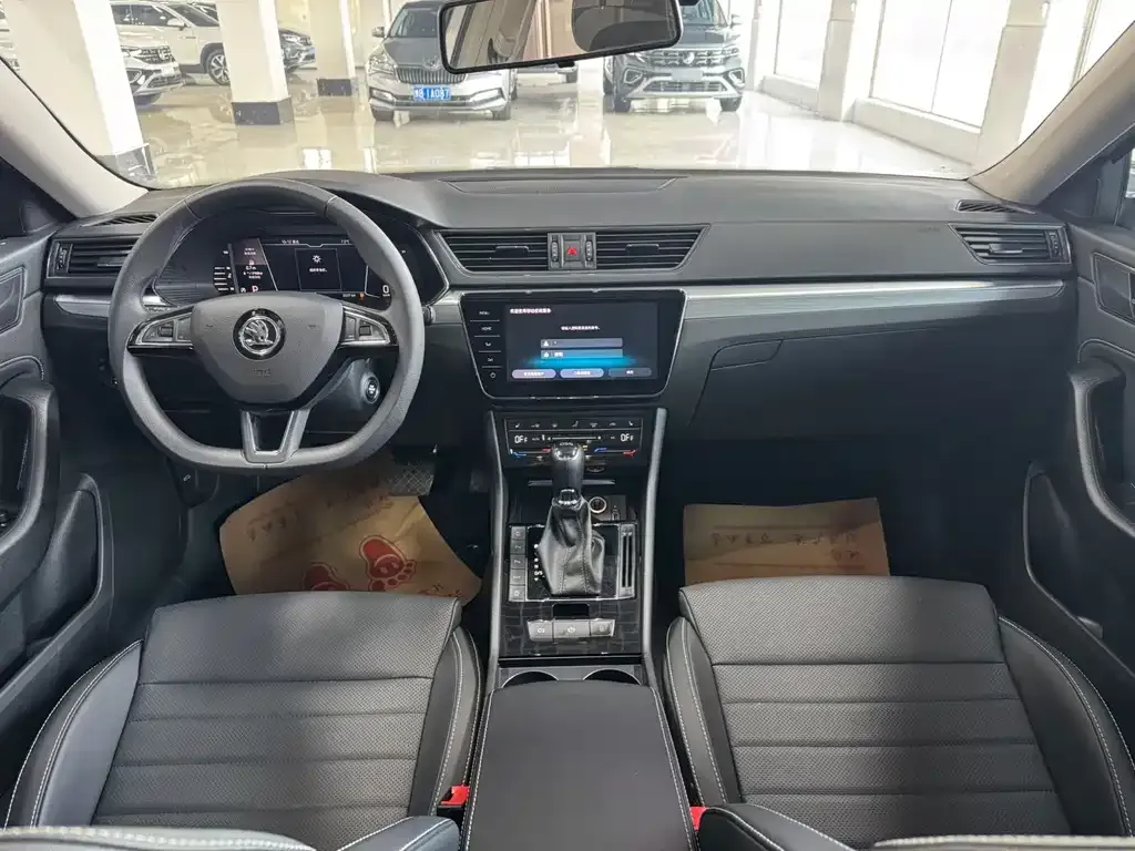 Skoda Superb — фото 9