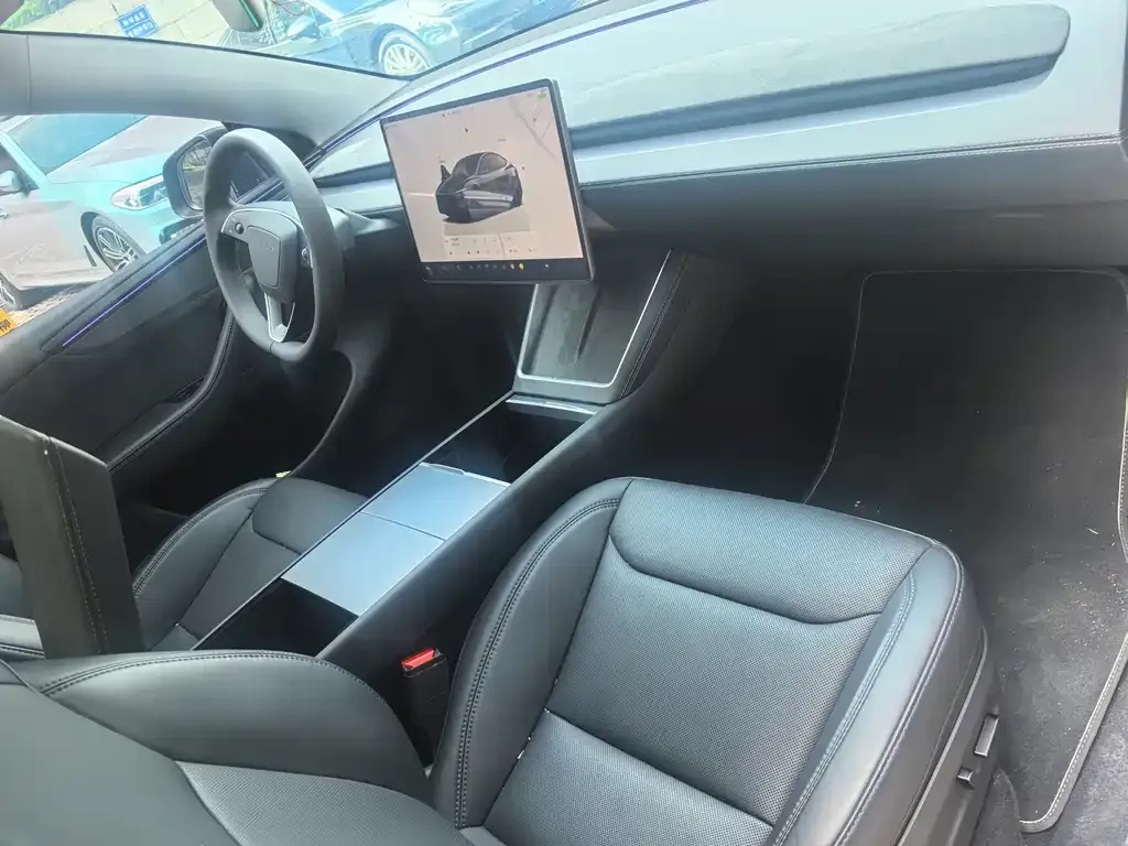 Tesla Model Y — фото 7