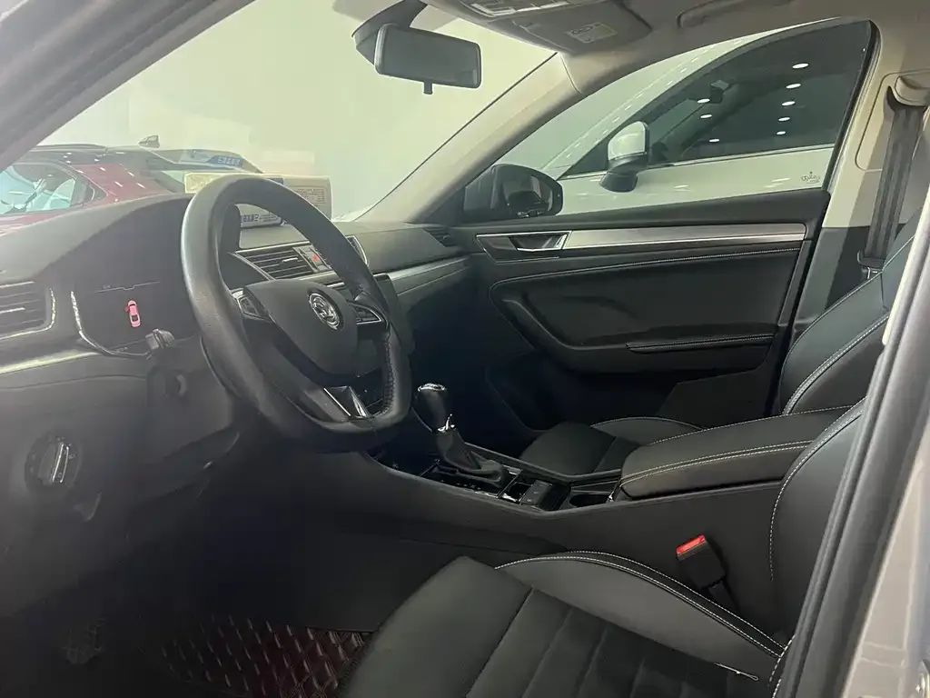 Skoda Superb — фото 3
