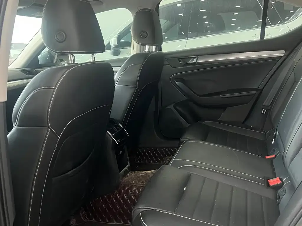 Skoda Superb — фото 2