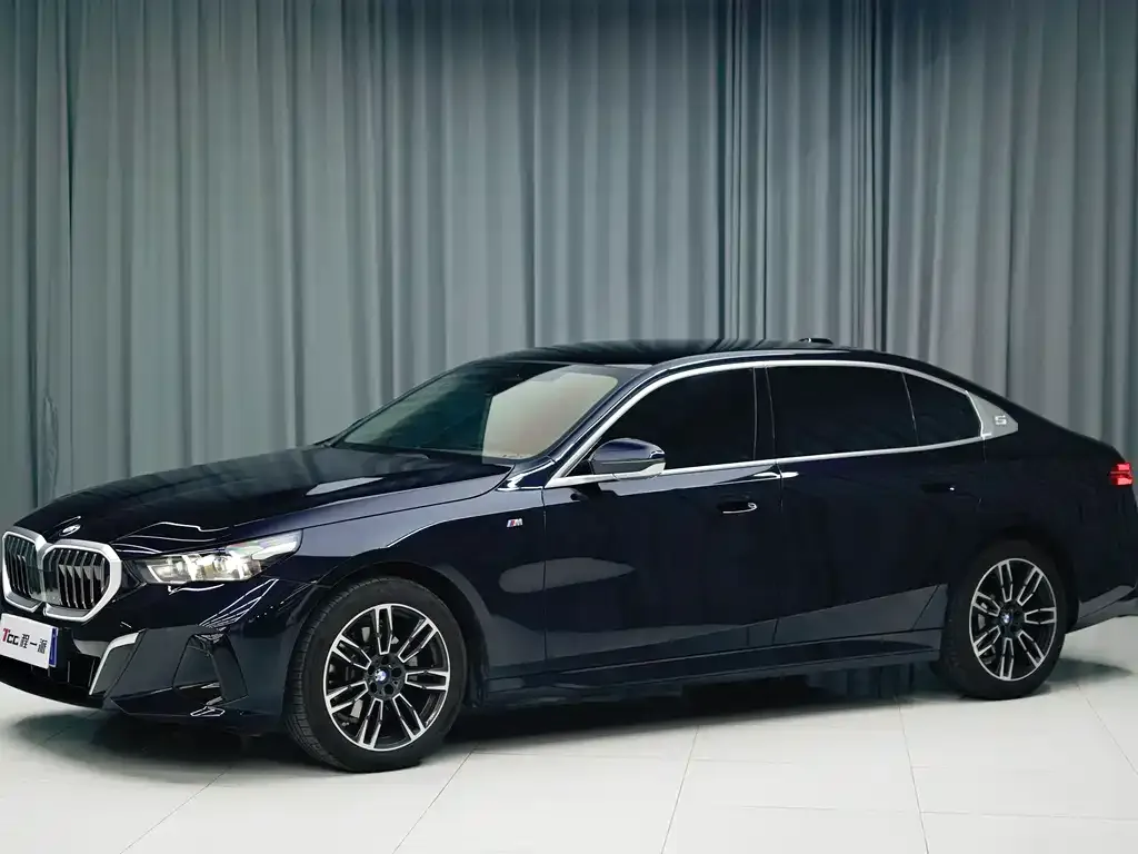 BMW 5 Series 2025 из CN, фото 1