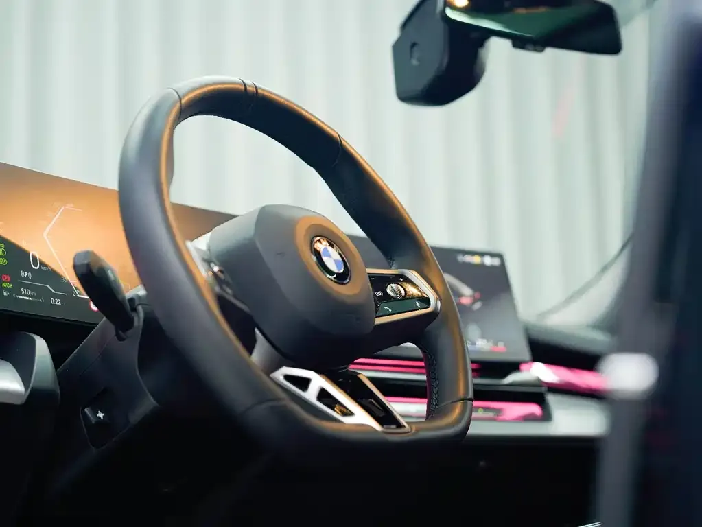 BMW 5 Series 2025 из CN, фото 3