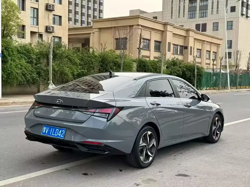 Hyundai Elantra — фото 2