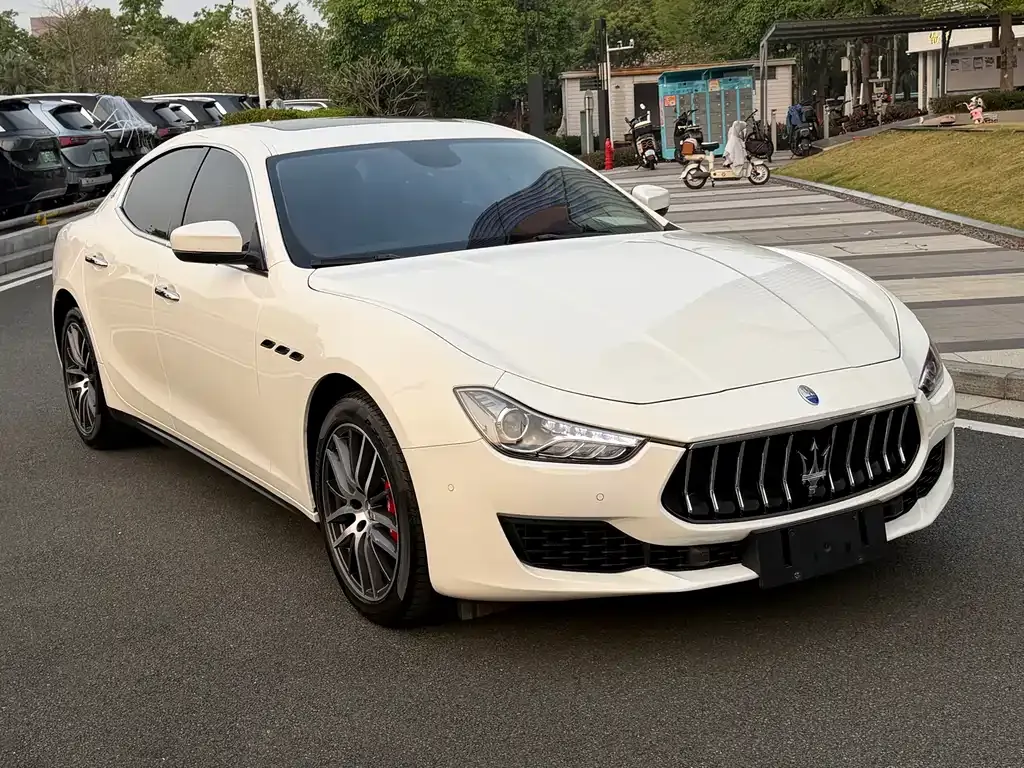 Maserati Ghibli — фото 9