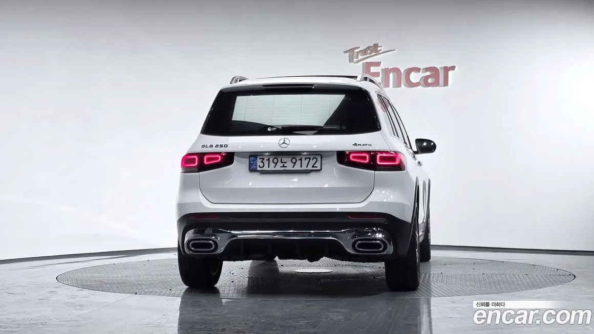 Mercedes-Benz GLB-Class — фото 2