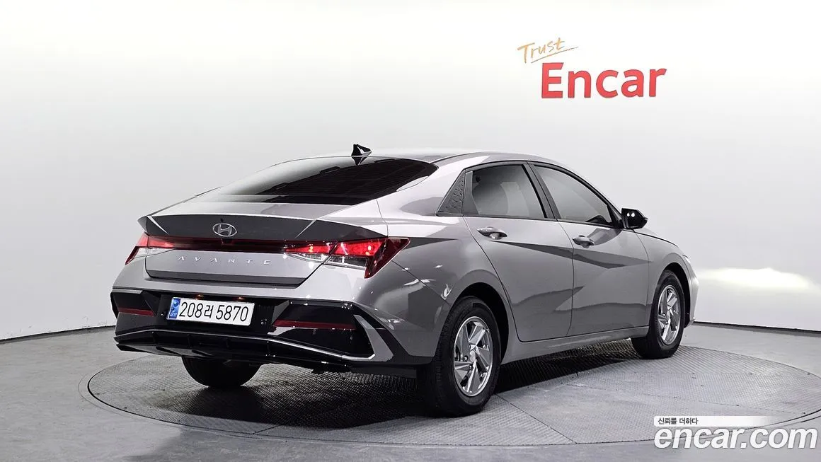 Hyundai AVANTE — фото 3