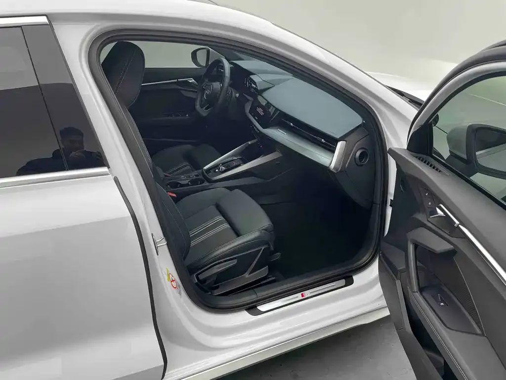 Audi A3 2023 из CN, фото 10
