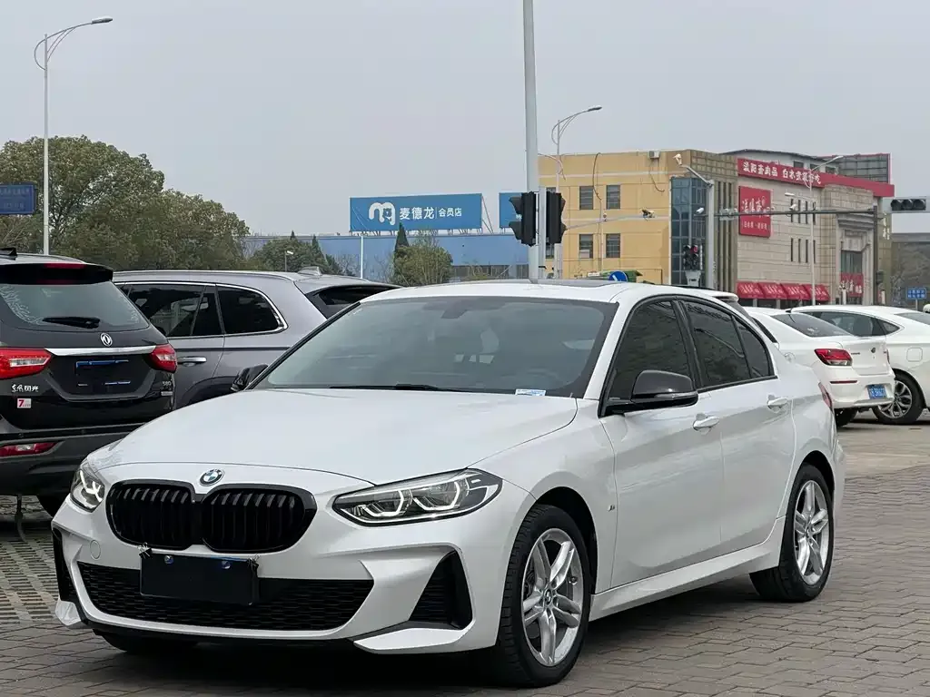 BMW 1 Series — фото 1