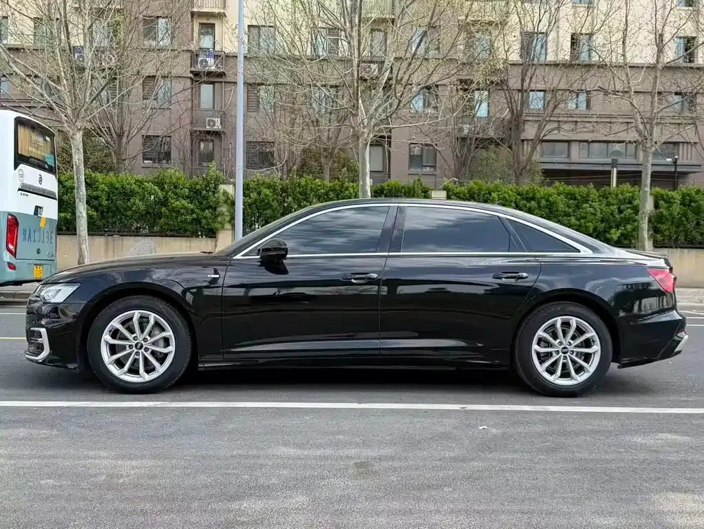 Audi A6L — фото 6