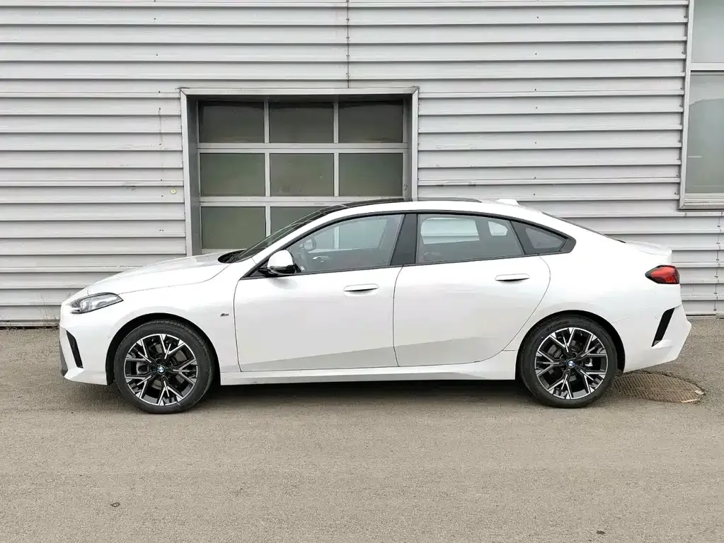 BMW 2 Series 2025 из CN, фото 3