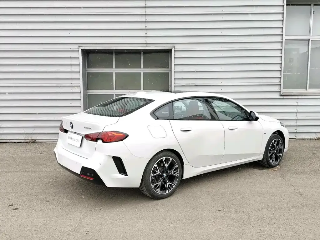 BMW 2 Series 2025 из CN, фото 4