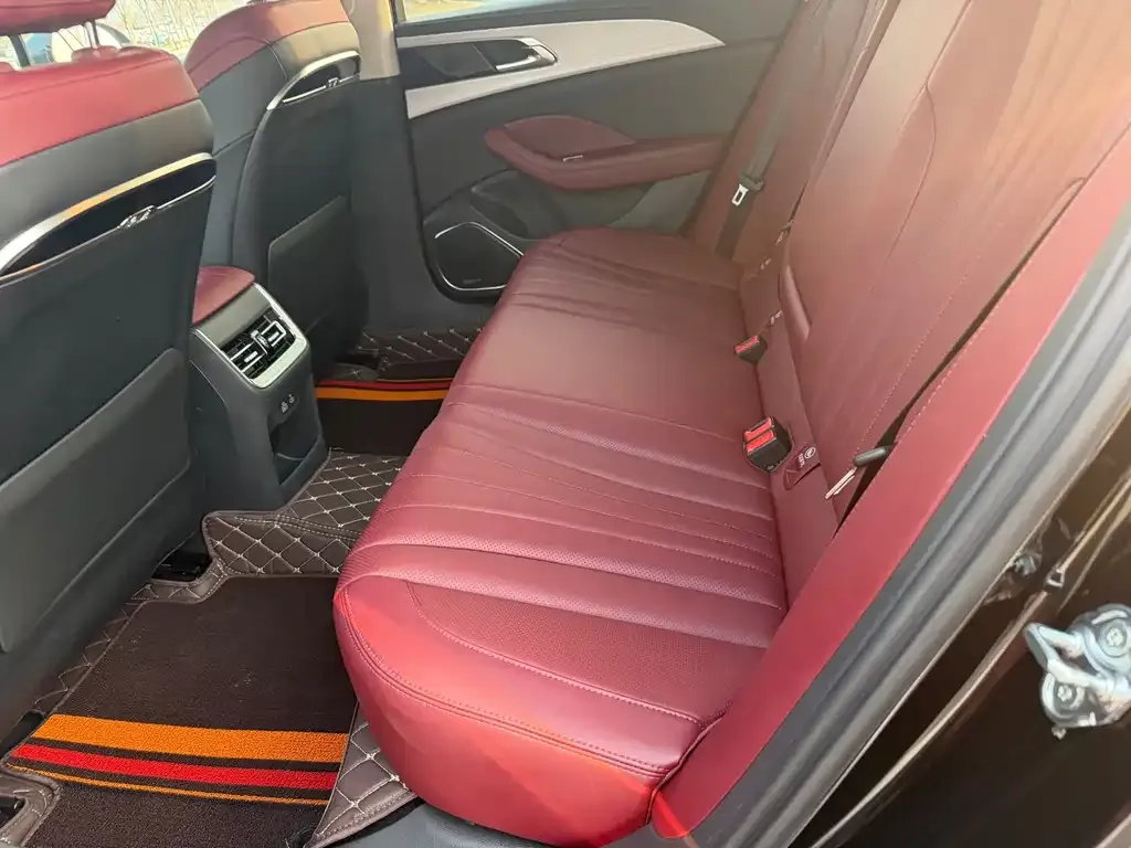 Hongqi H5 2025 из CN, фото 2