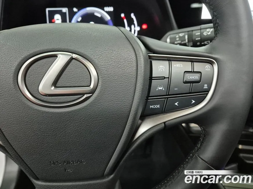 Lexus UX — фото 10