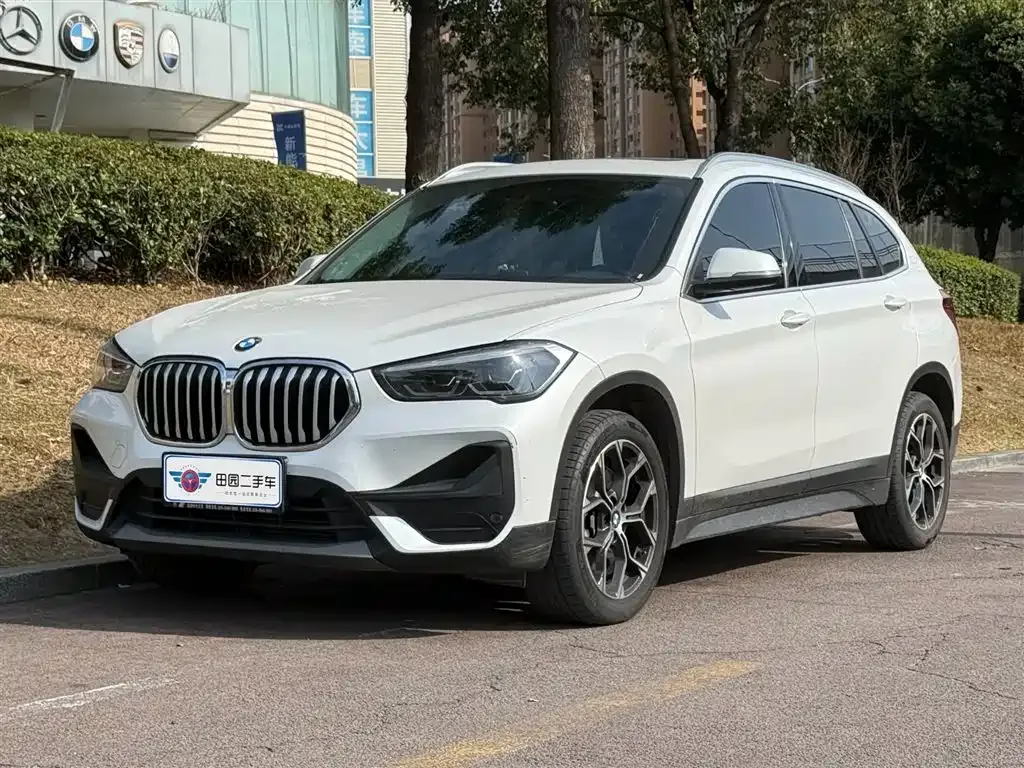 BMW X1 — фото 1