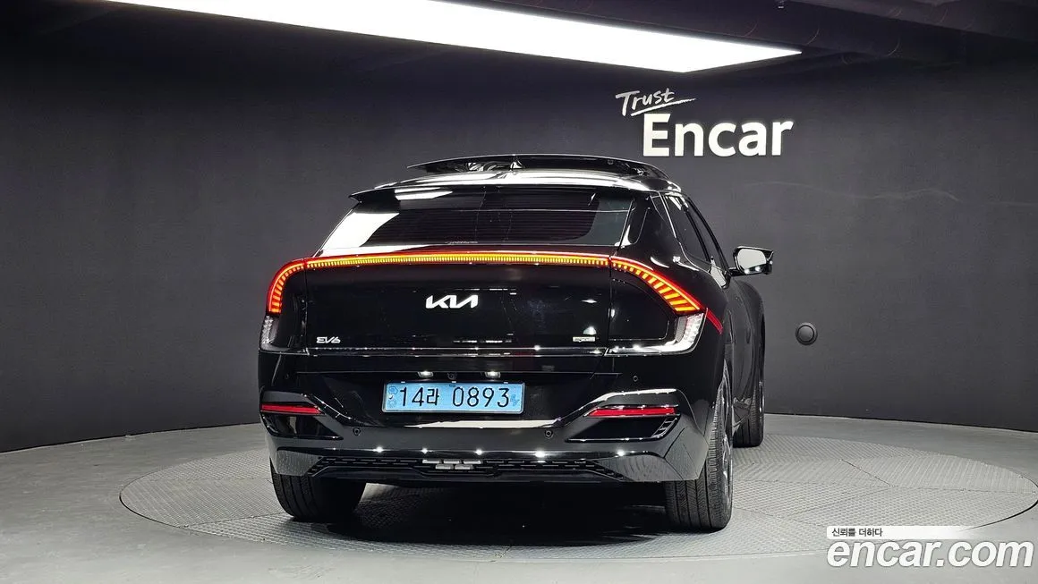 Kia EV6 — фото 6