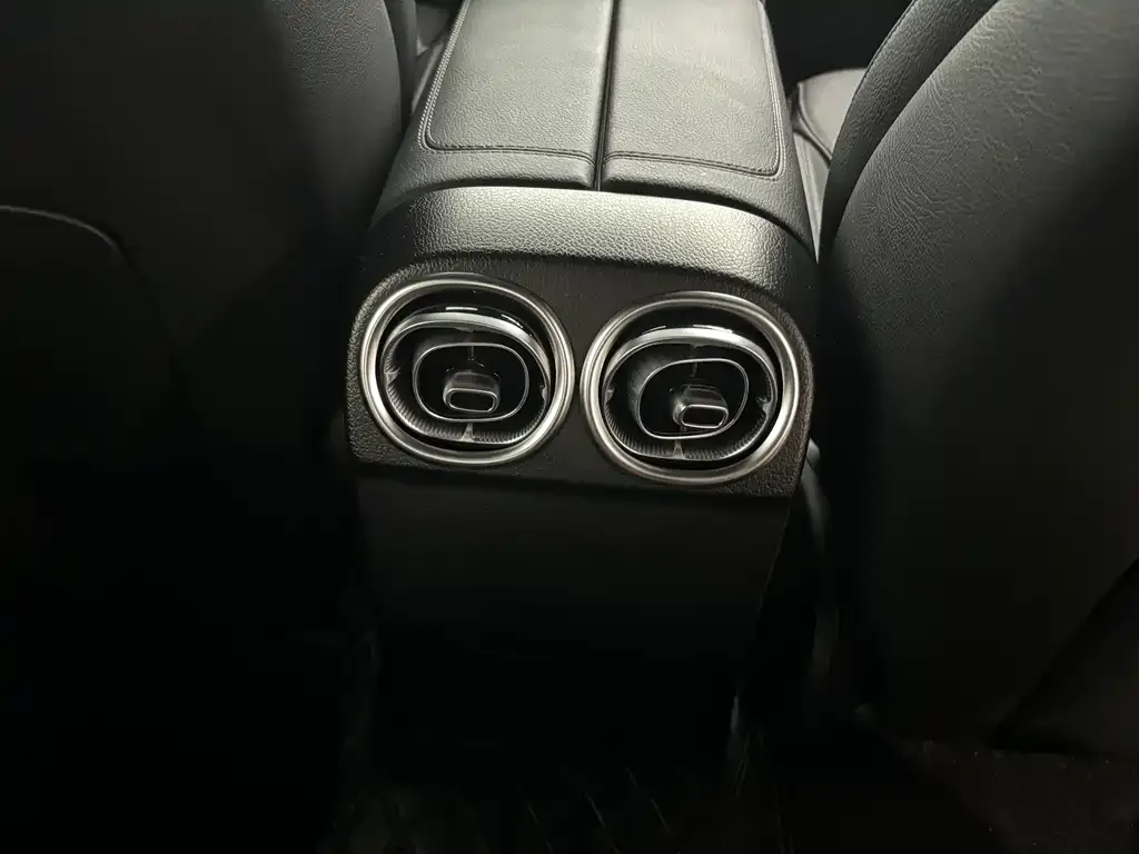 Mercedes-Benz C-Class 2023 из CN, фото 2