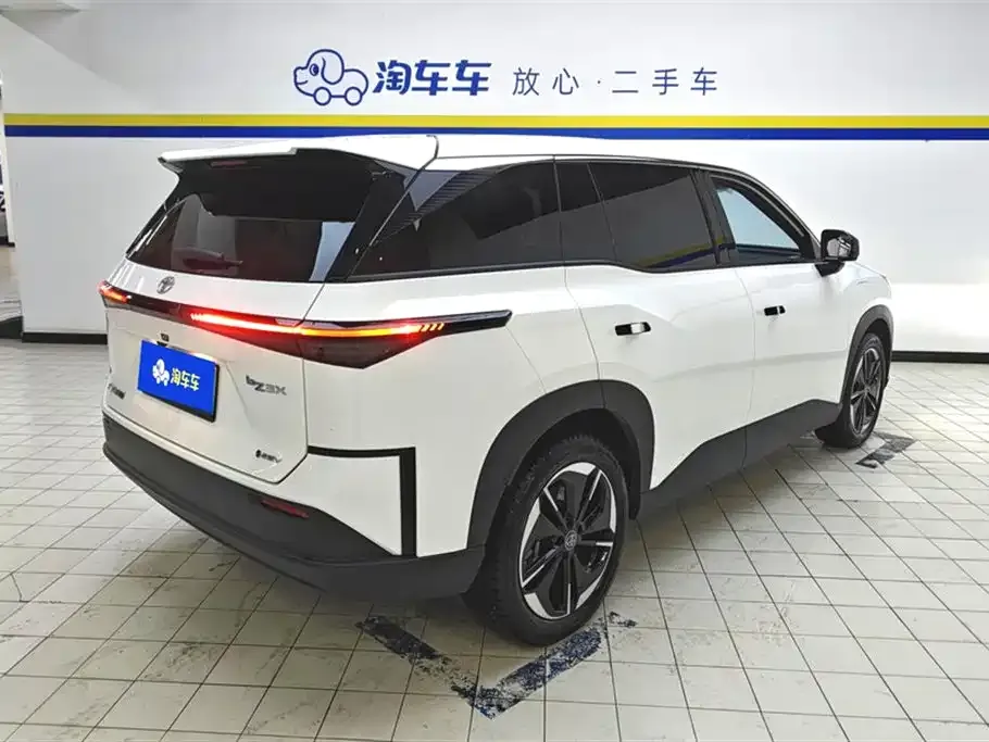 Toyota Platinum 4X 2025 из CN, фото 6